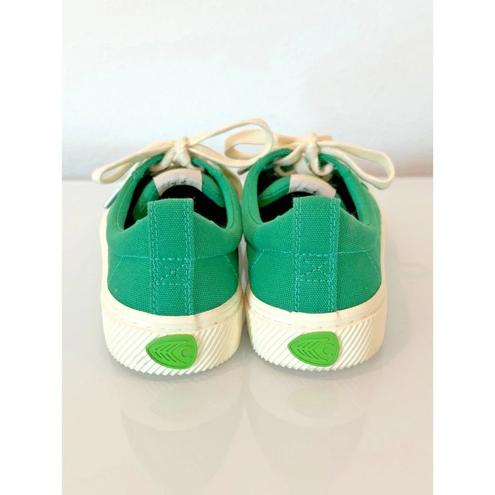 Cariuma Low Top Sneakers Women's 6.5 Green Sustainable Canvas Casual Streetwear